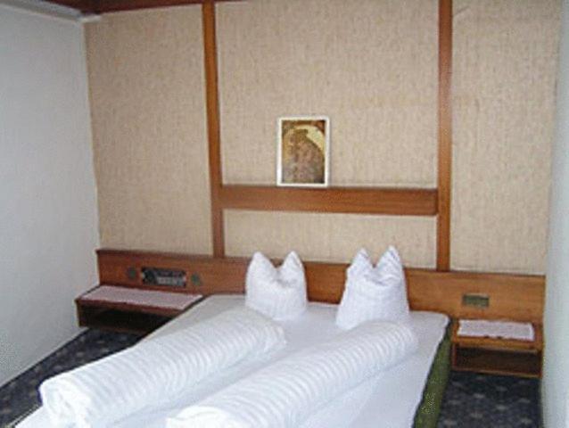 C+M+B Hotel Аксамс Екстериор снимка